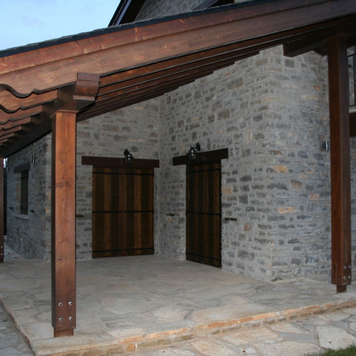 Foto de terminación de los canes y aleros