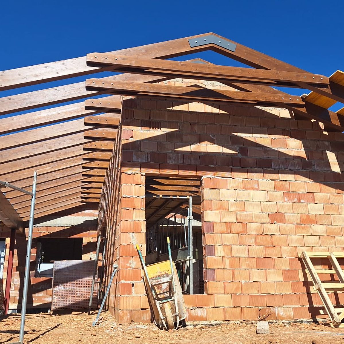 Foto de terminación de los canes y aleros